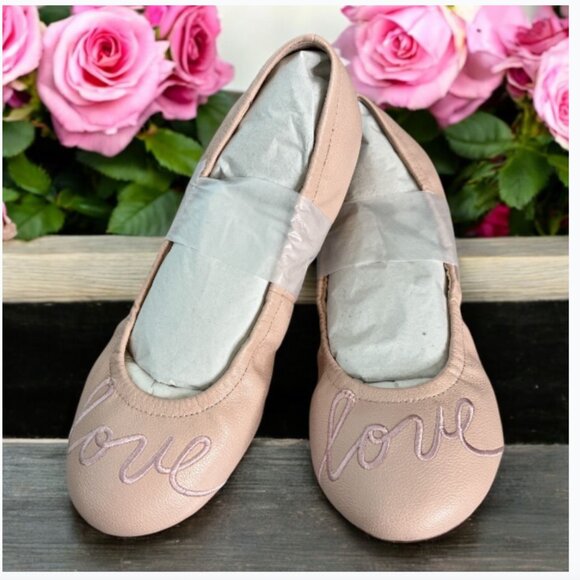 NIB Ed by Ellen Degeneres Pink Faux Leather Ballet Flats "Love" Embroidery SZ 3M - Picture 1 of 9